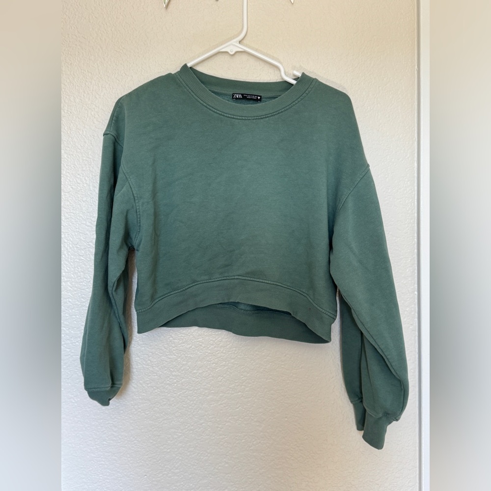 Zara Olive Green Cropped Sweatshirt